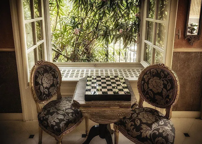 Relais Vittoria Couette-café 4*