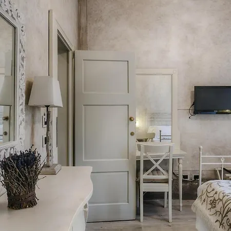 Couette-café Relais Vittoria Laglio