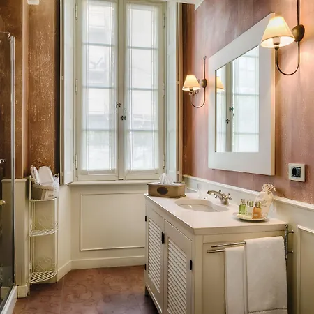 Relais Vittoria Couette-café 4*